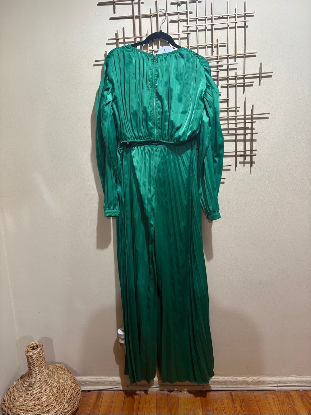 Boohoo Occasion Emerald Pleated Satin Cutout Jumpsuit - Picture 4 of 7
